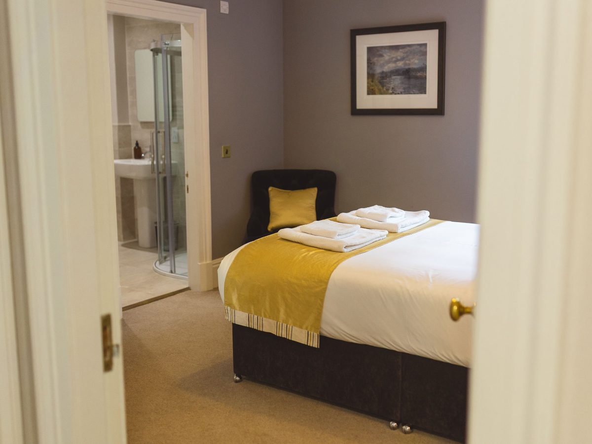 The River Room and en suite at Ballogie House